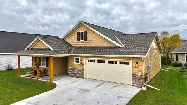 $425,000 | 2323 40th Avenue South, St. Cloud, MN 56301