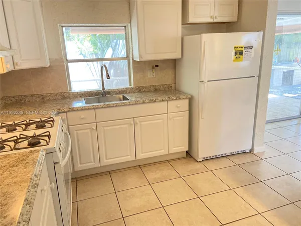 $2,950 | 2525 Jackson Street, Hollywood, FL 33020