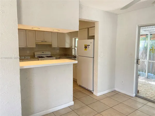 $2,950 | 2525 Jackson Street, Hollywood, FL 33020