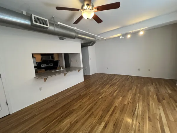 $1,600 | 700 Church Street, Unit 408, Nashville, TN 37203