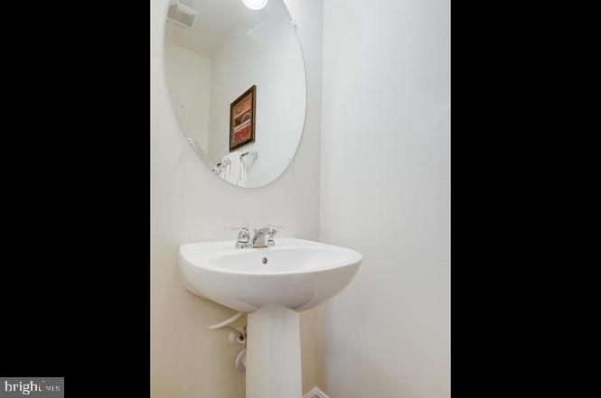 8920 Tower Place Lanham, MD 20706 - Photo 18 of 30