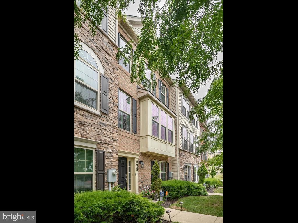 8920 Tower Place Lanham, MD 20706 - Photo 2 of 30