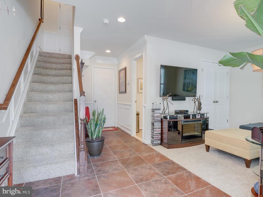 8920 Tower Place Lanham, MD 20706 - Photo 4 of 30