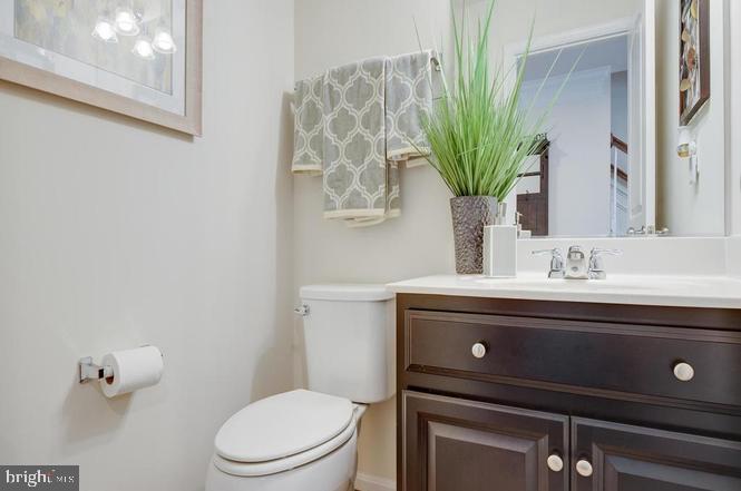 8920 Tower Place Lanham, MD 20706 - Photo 6 of 30