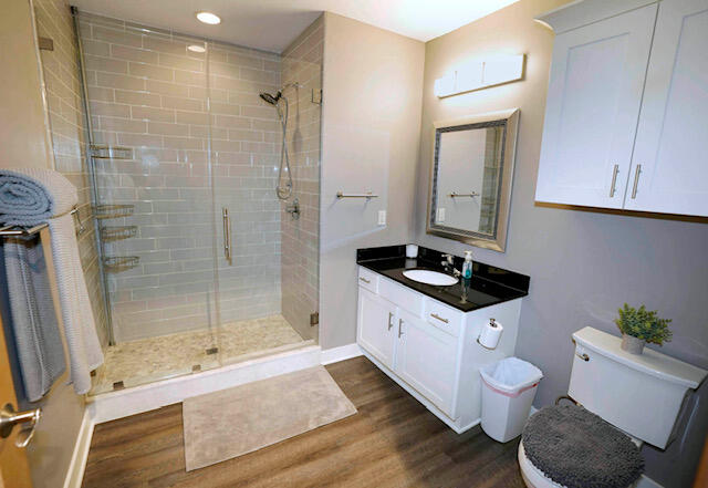 5128 West Bluemound Road, Unit 201 Milwaukee, WI 53208 - Photo 10 of 18 Master Bath