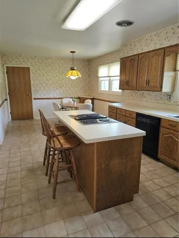 $249,995 | 9 Orchard Drive, Charleston, IL 61920