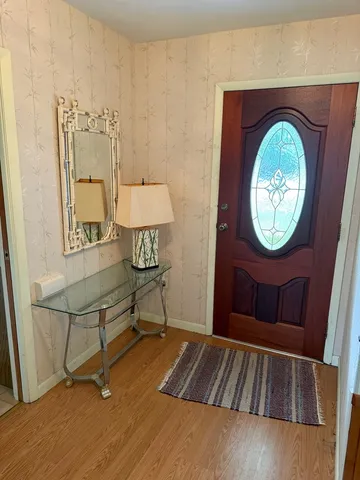 $249,995 | 9 Orchard Drive, Charleston, IL 61920