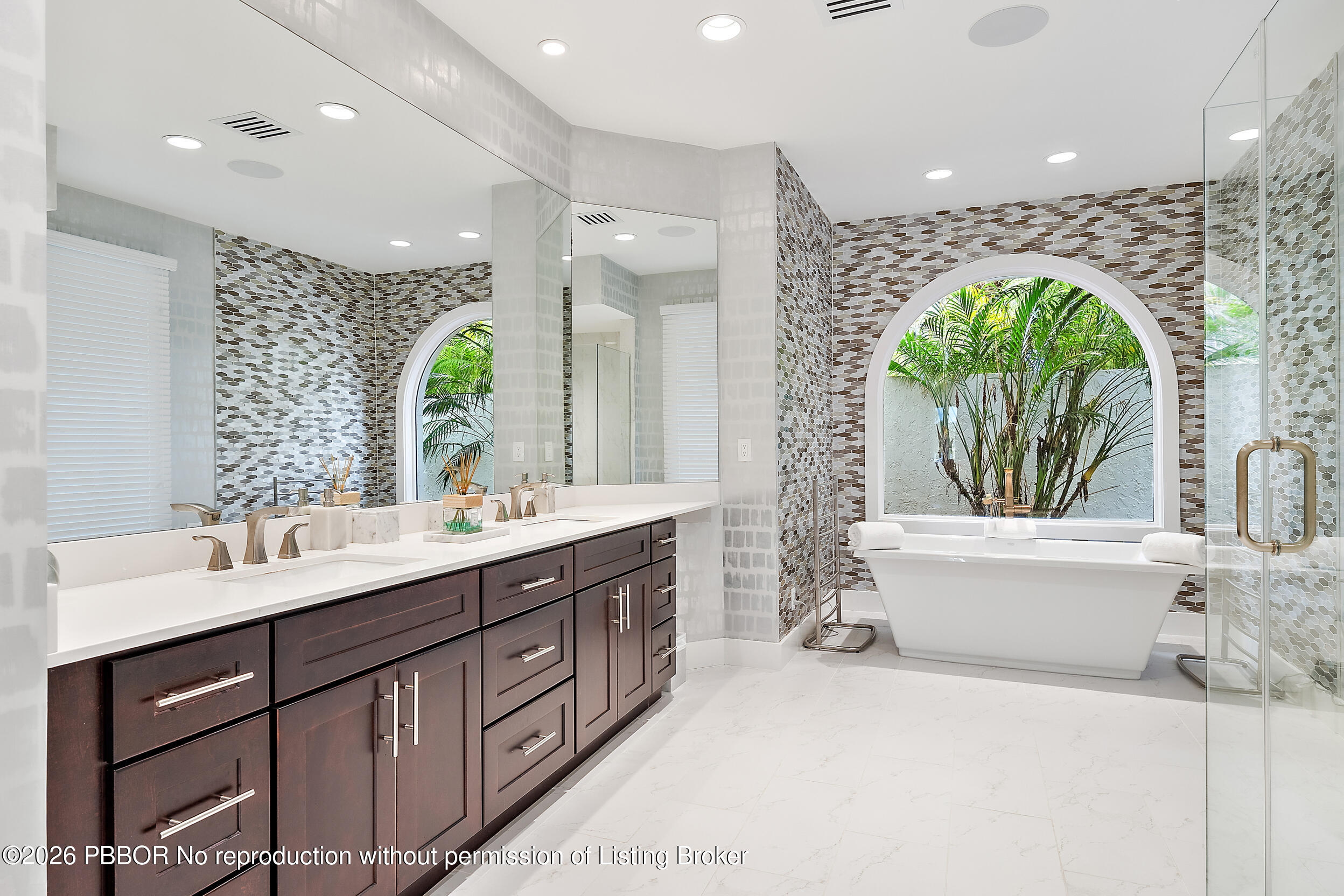 121 Commodore Drive Jupiter, FL 33477 - Photo 16 of 55 Primary Bath