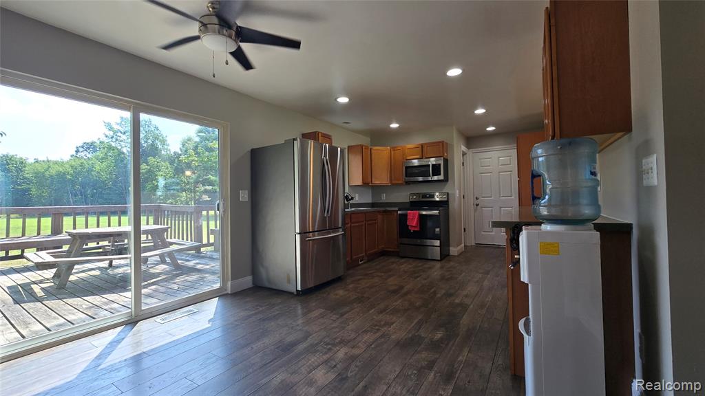 1695 Stoddard Road Columbus, MI 48063 - Photo 10 of 35