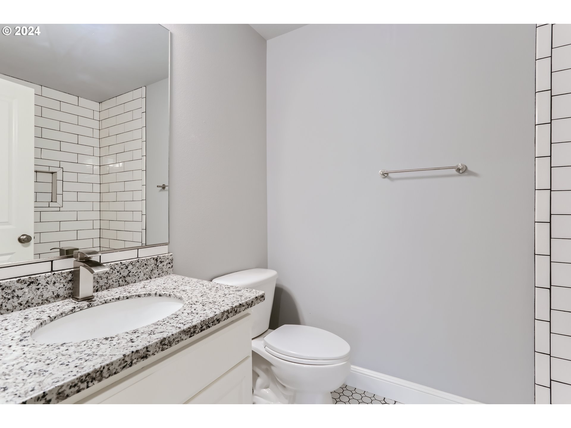 4046 Northwest Riggs Drive Portland, OR 97229 - Photo 11 of 32 Gallery Image 11