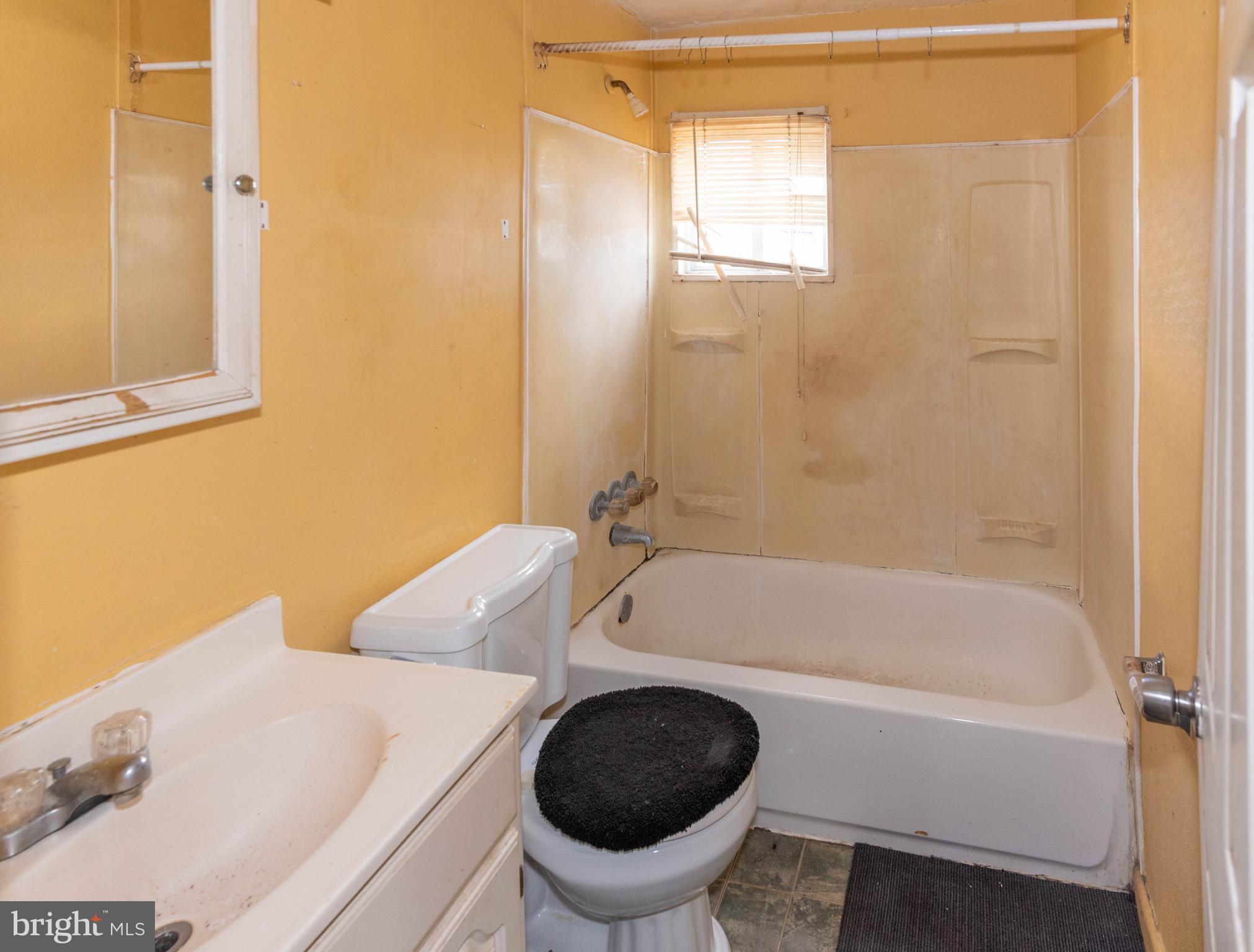 2038 Larkhall Road Dundalk, MD 21222 - Photo 11 of 30