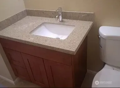 $2,000 | 5215 38th Avenue Southwest, Unit 2, Seattle, WA 98126