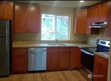 $2,000 | 5215 38th Avenue Southwest, Unit 2, Seattle, WA 98126