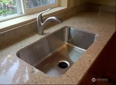 $2,000 | 5215 38th Avenue Southwest, Unit 2, Seattle, WA 98126