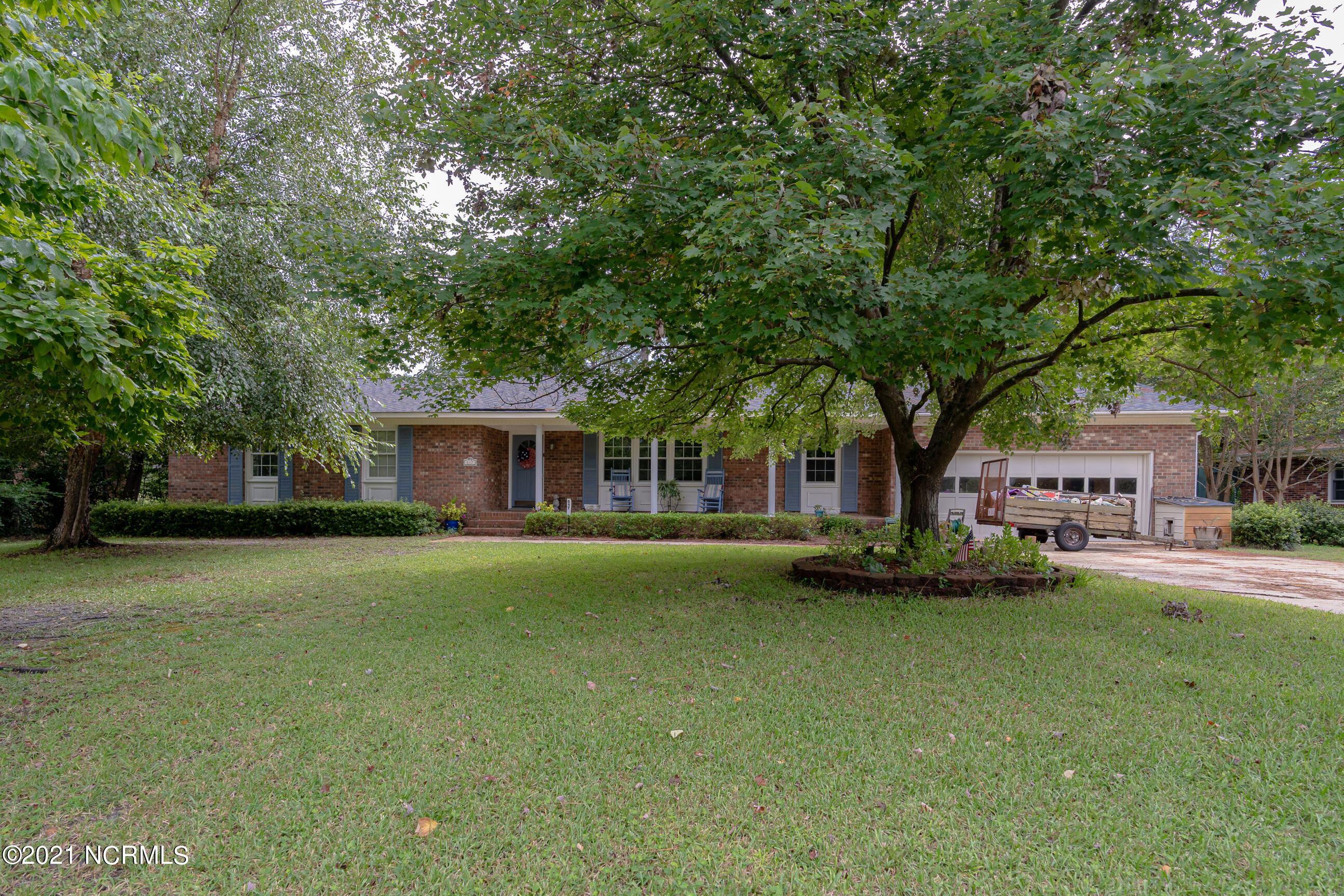 517 Baytree Road Wilmington, NC 28409 - Photo 1 of 41 517 Baytree Road Front-1
