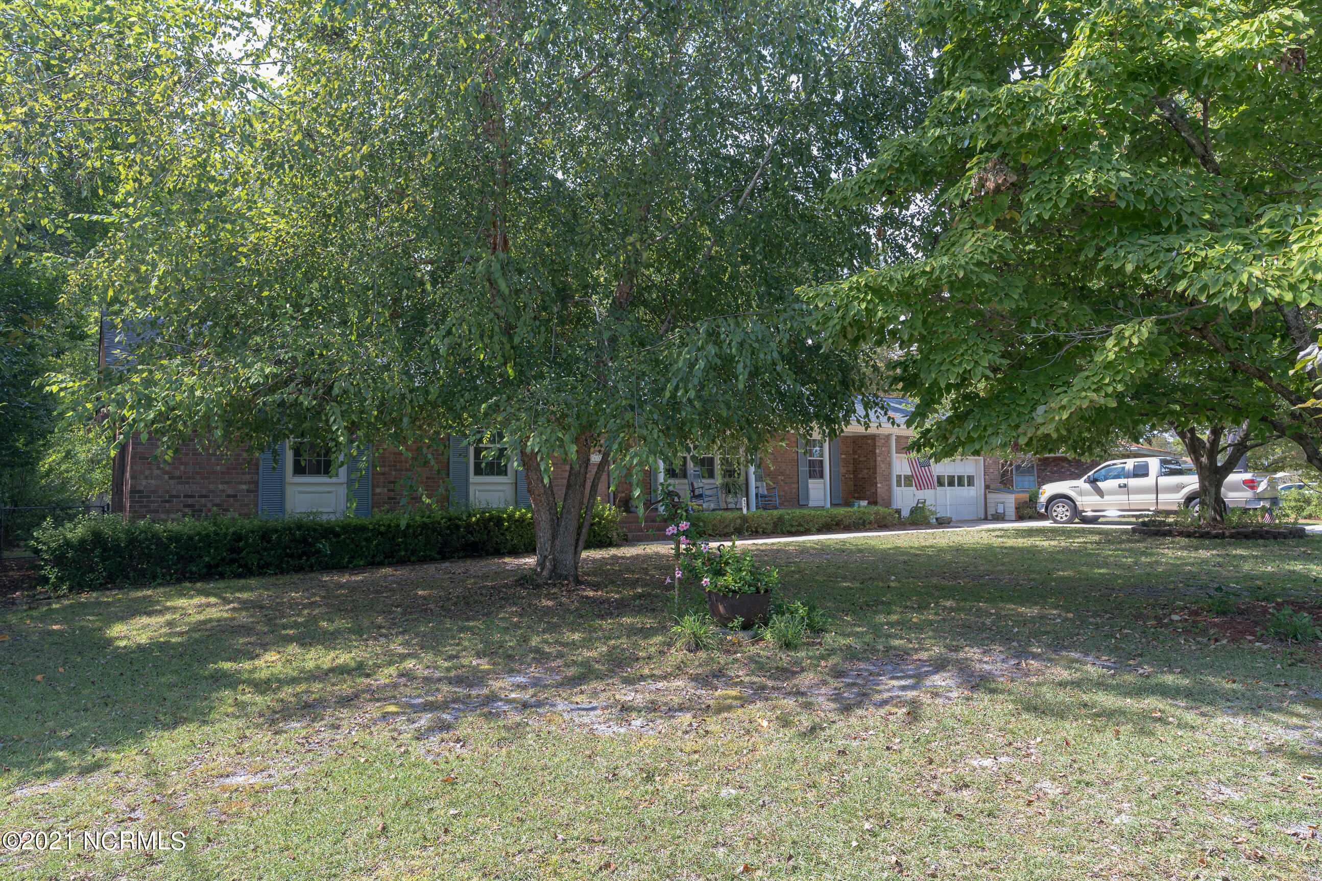 517 Baytree Road Wilmington, NC 28409 - Photo 5 of 41 517 Baytree Road-4
