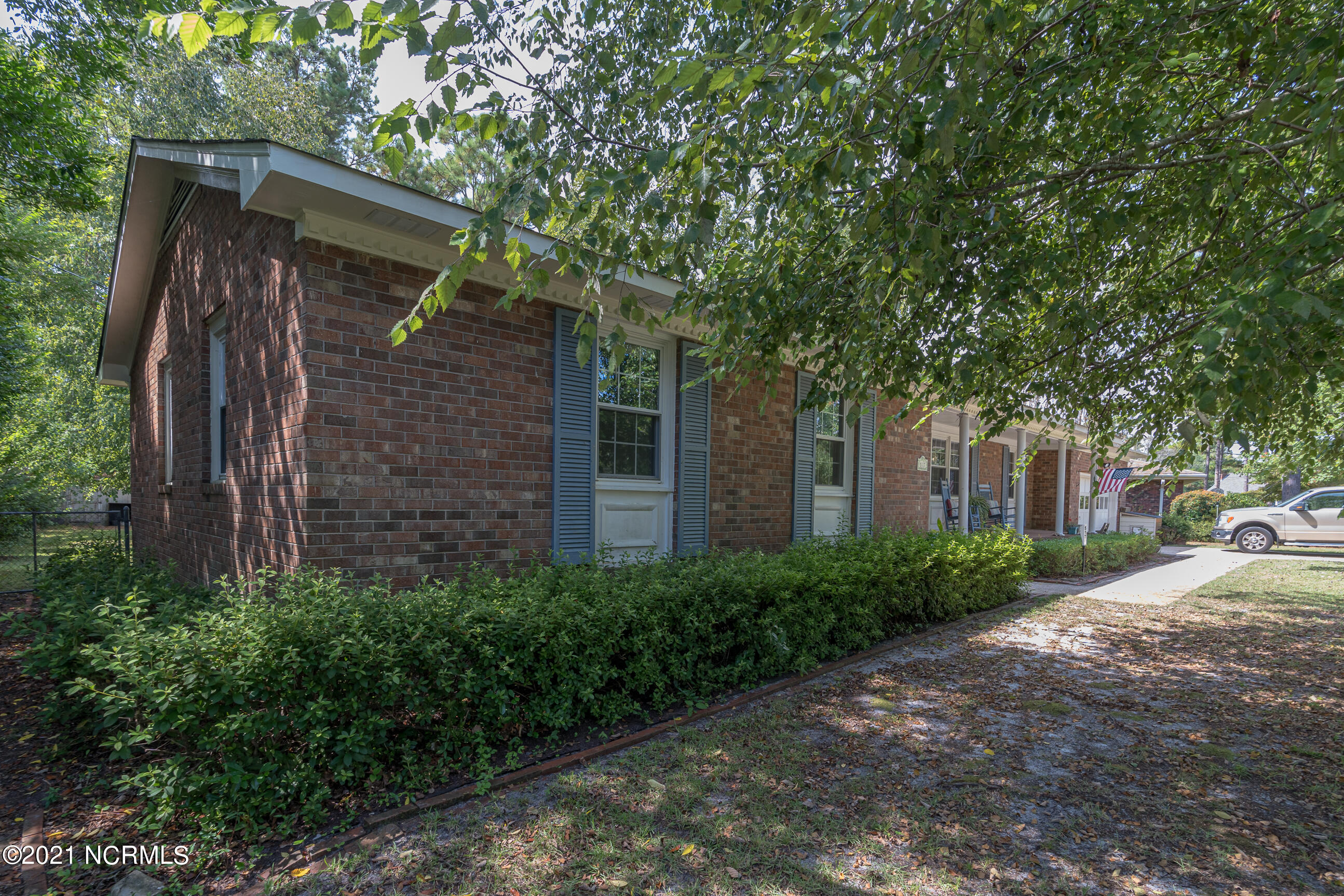 517 Baytree Road Wilmington, NC 28409 - Photo 6 of 41 517 Baytree Road-5