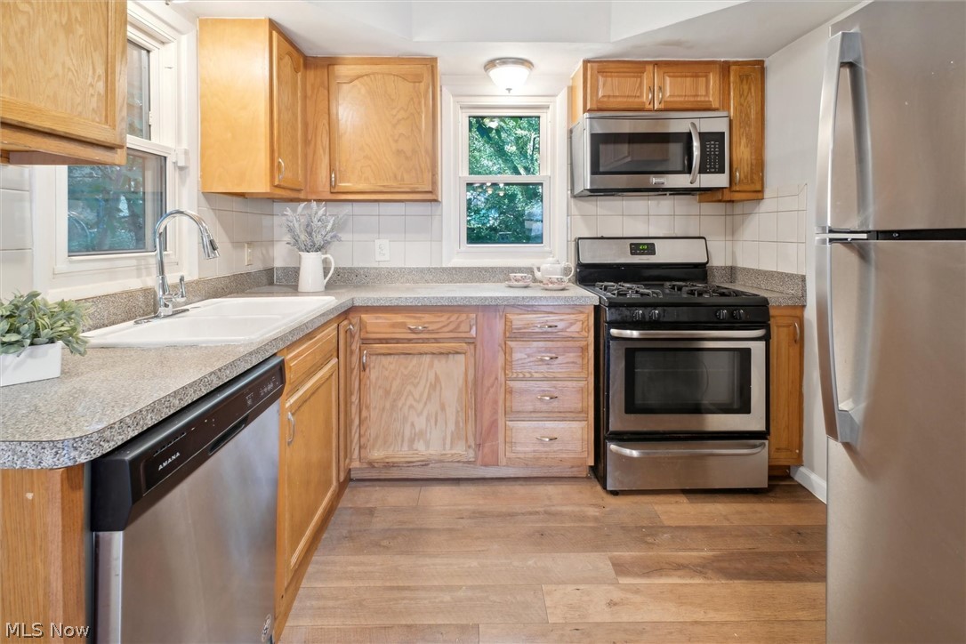 3713 Hillbrook Road Cleveland, OH 44118 - Photo 7 of 22