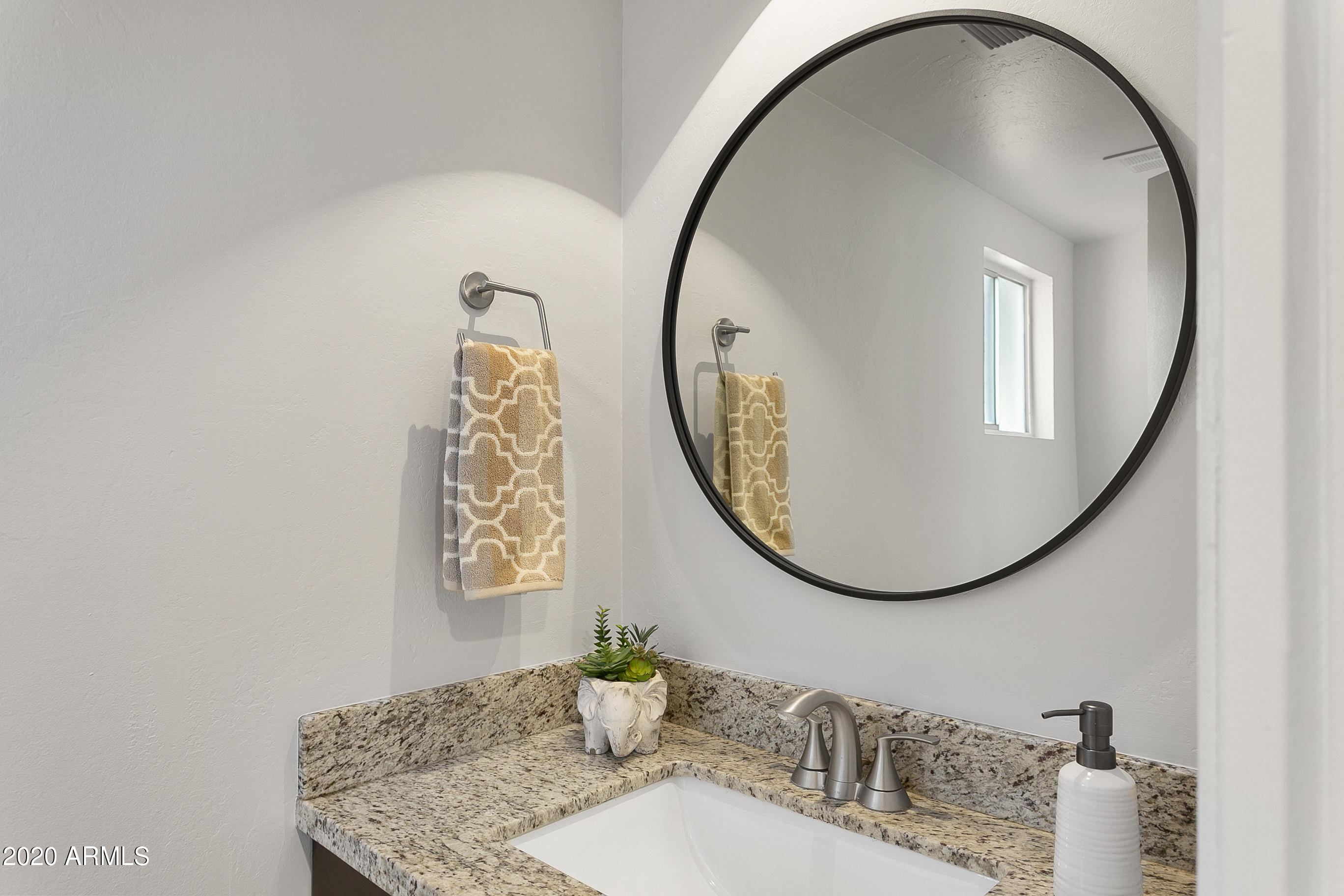 3006 North 46th Street Phoenix, AZ 85018 - Photo 16 of 25 16