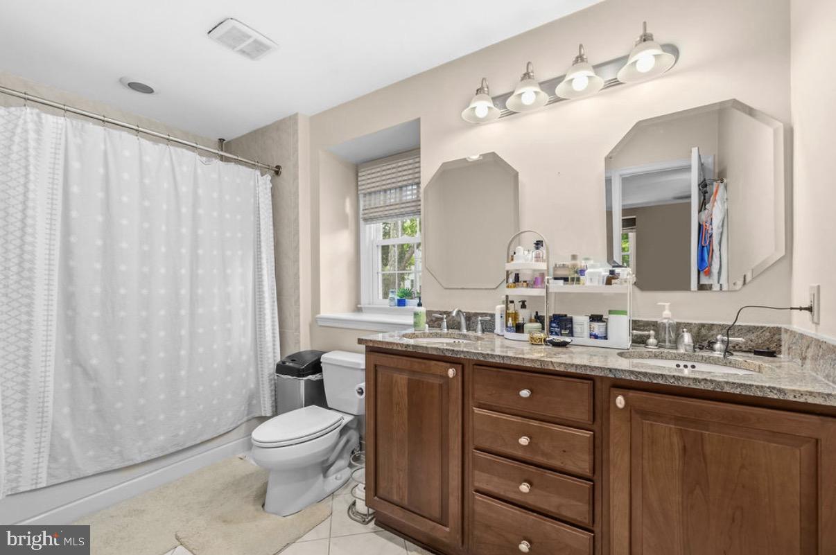 8853 Applecross Lane Springfield, VA 22153 - Photo 21 of 37