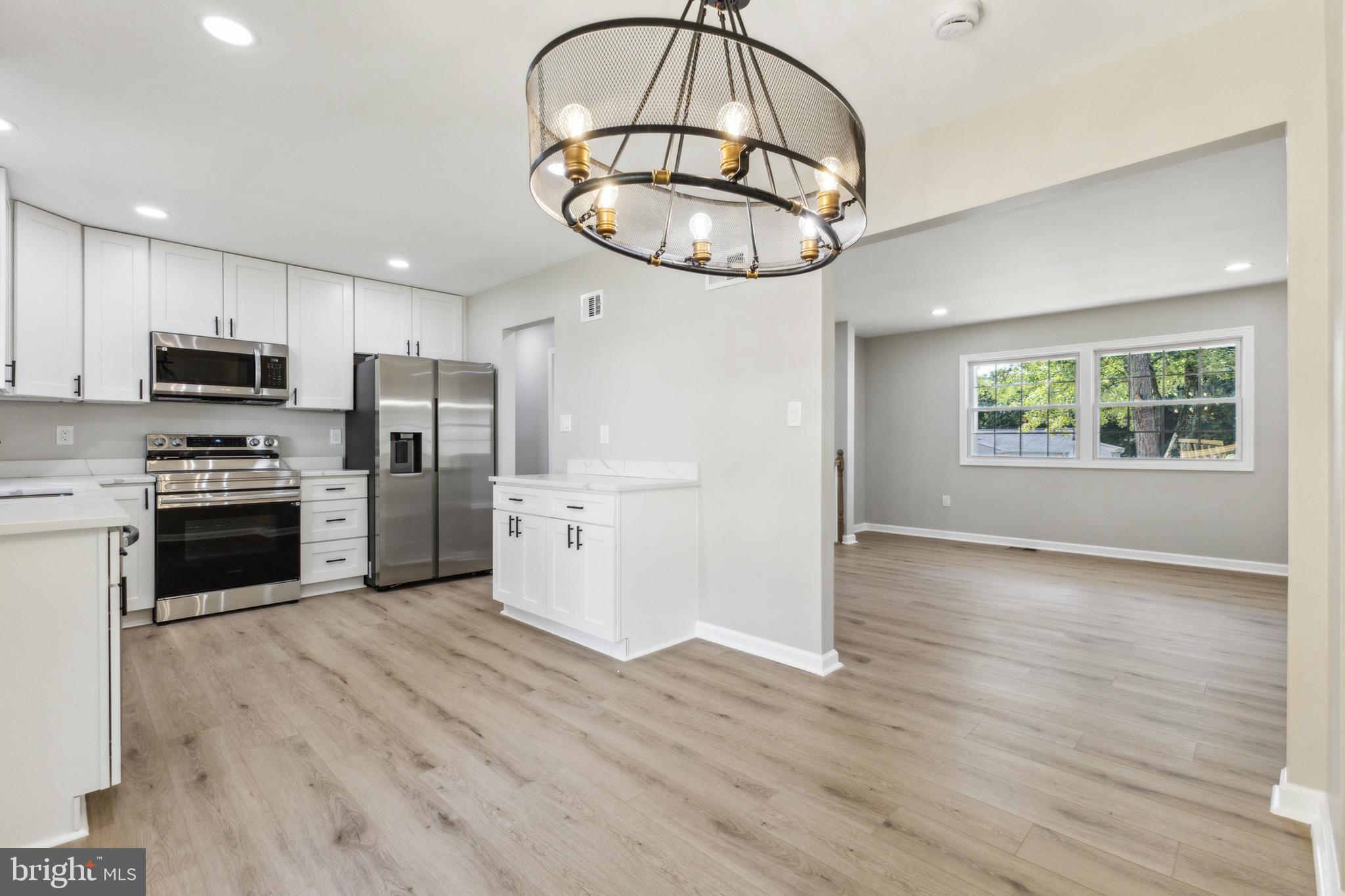 13318 Kurtz Road Woodbridge, VA 22193 - Photo 7 of 41 Gallery Image 7