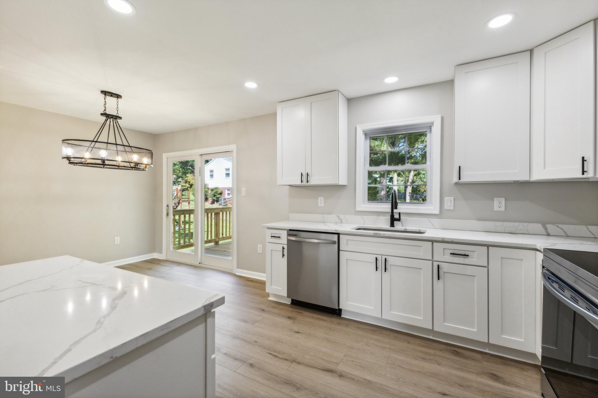 13318 Kurtz Road Woodbridge, VA 22193 - Photo 9 of 41 Gallery Image 9