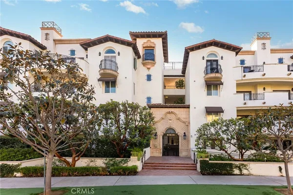 $1,149,000 | 12020 Guerin Street, Unit PH2, Studio City, CA 91604