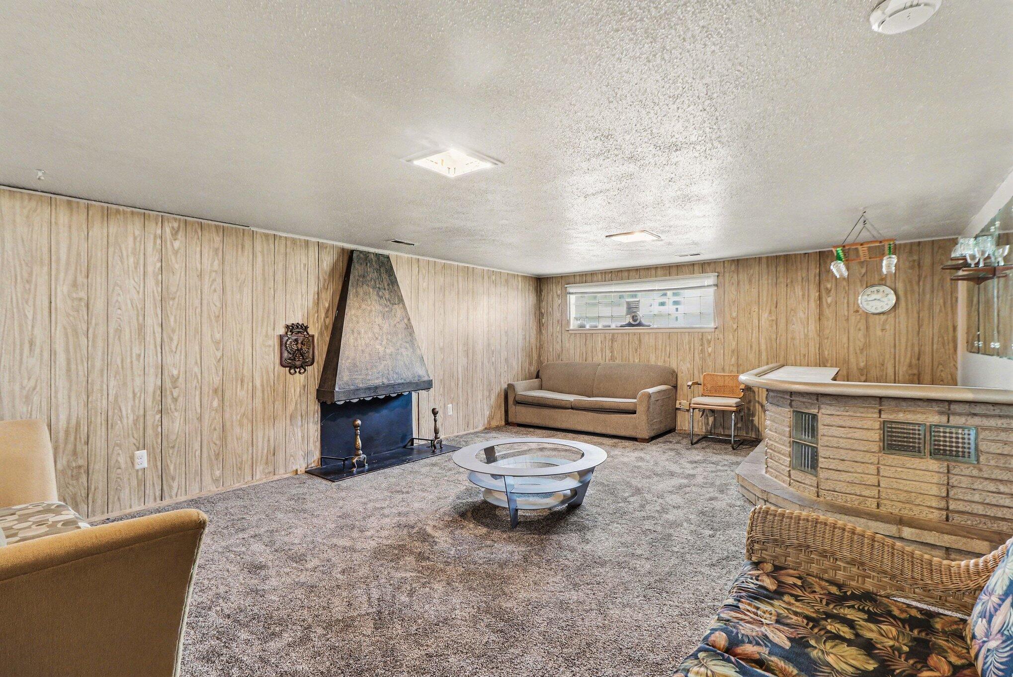 551 Union Place Gary, IN 46403 - Photo 18 of 28 a living room with furniture and a window