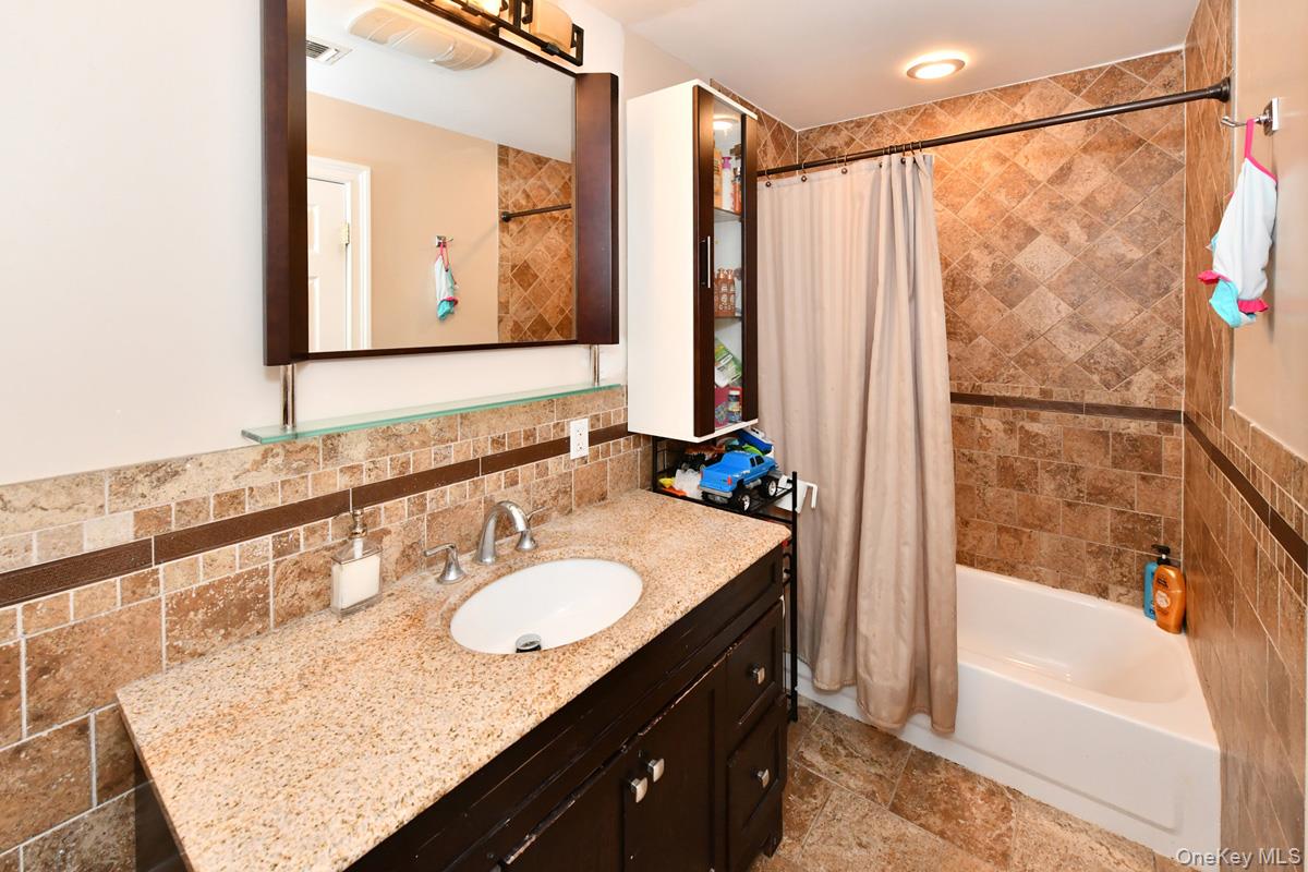 42 Willow Tree Road Monsey, NY 10952 - Photo 20 of 33 Gallery Image 20