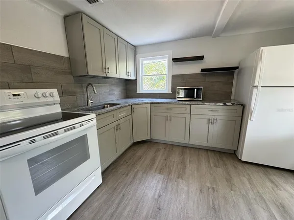 $439,900 | 2650 25th Avenue North, St. Petersburg, FL 33713