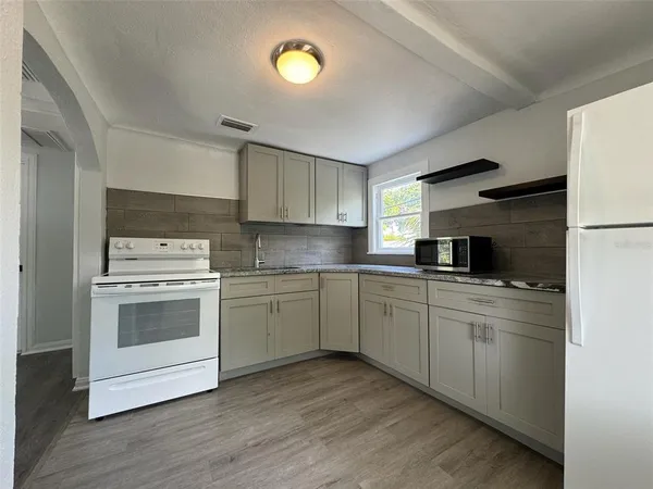 $439,900 | 2650 25th Avenue North, St. Petersburg, FL 33713