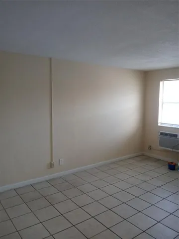 $1,550 | Undisclosed Address, Hallandale Beach, FL 33009