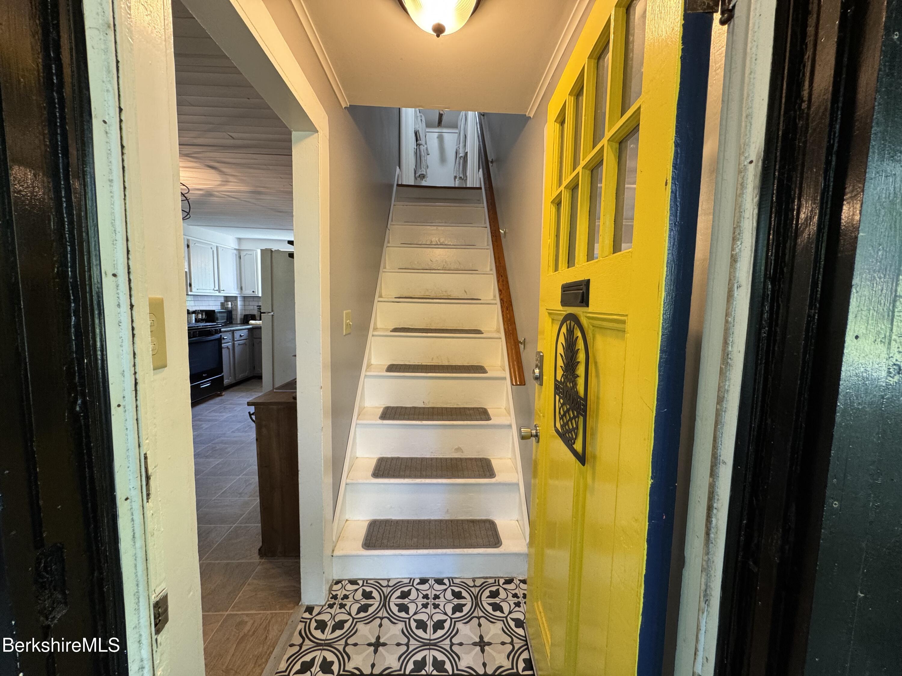 38 Wesleyan Street North Adams, MA 01247 - Photo 4 of 32 Entry / Stairs