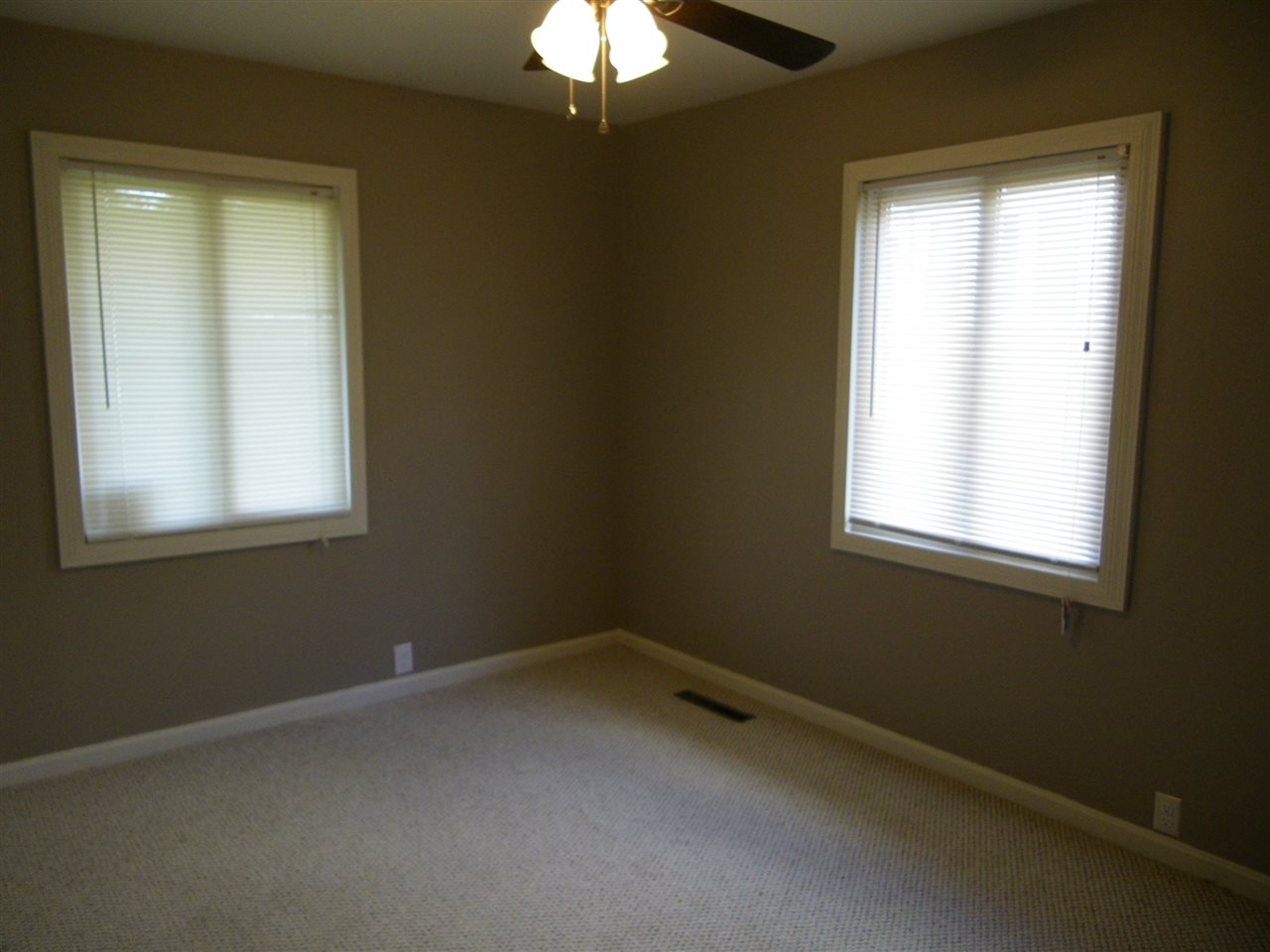 420 Hanover Road Evansville, IN 47710 - Photo 3 of 5 Gallery Image 3