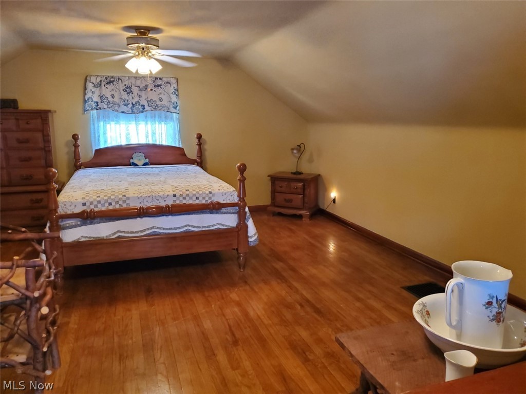 18301 Marcella Road Cleveland, OH 44119 - Photo 14 of 20 MASTER BEDROOM