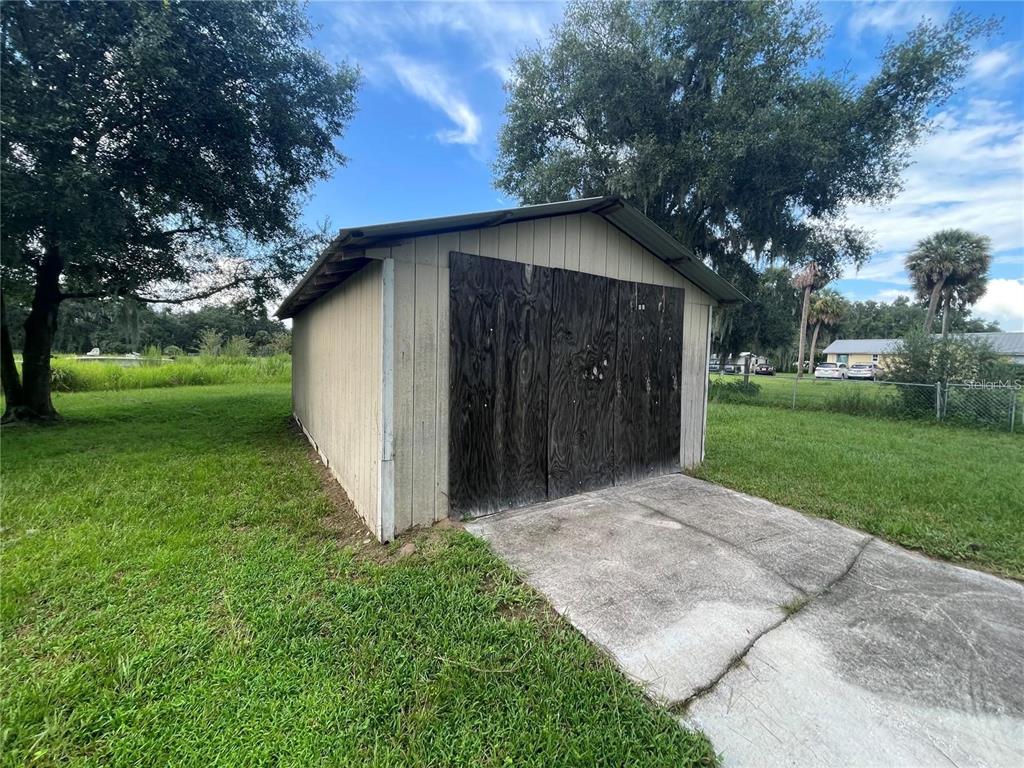 9707 Lithia Pinecrest Road Lithia, FL 33547 - Photo 15 of 18 Gallery Image 15