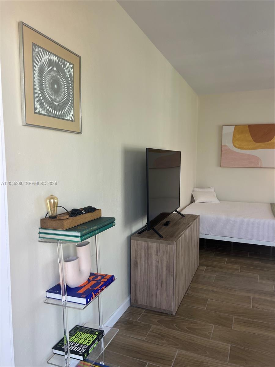 7720 Harding Avenue, Unit 8 Miami Beach, FL 33141 - Photo 5 of 33