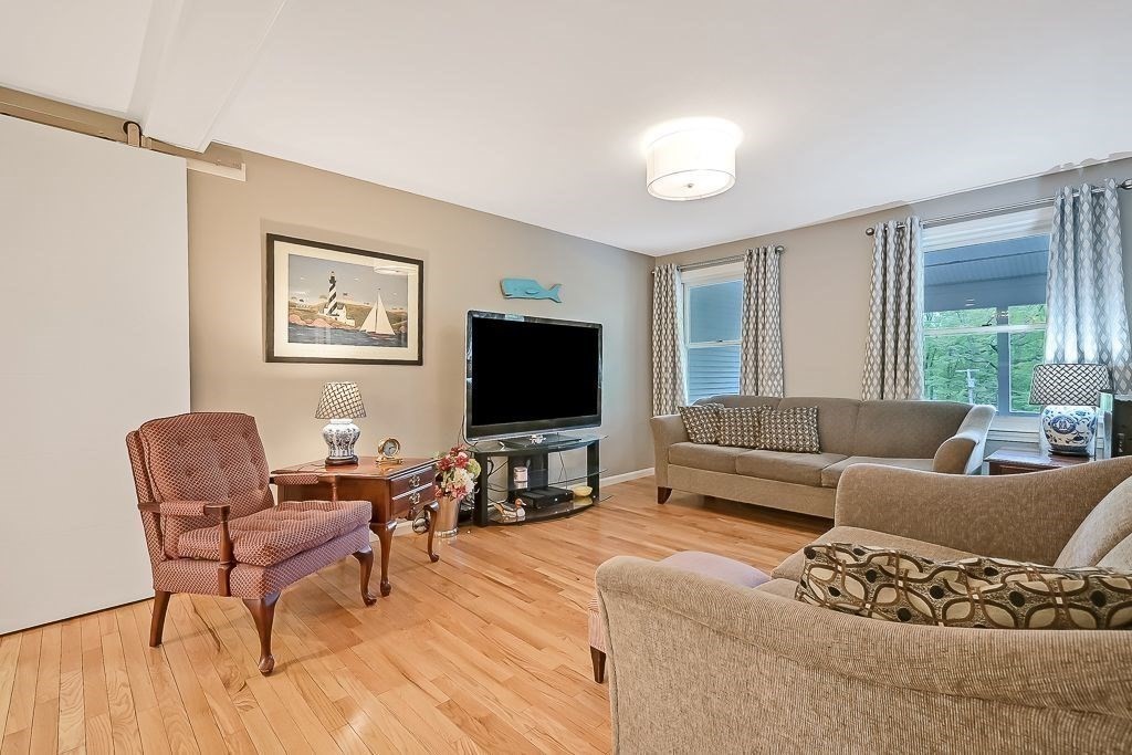515 Carpenter Road Northbridge, MA 01588 - Photo 11 of 39