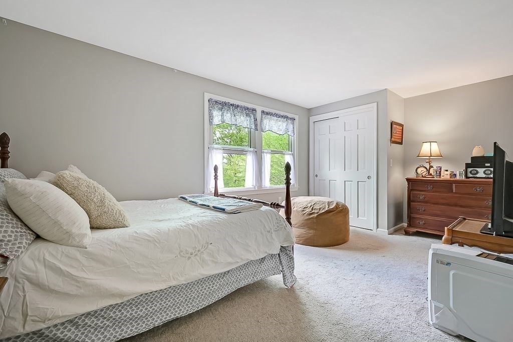 515 Carpenter Road Northbridge, MA 01588 - Photo 24 of 39