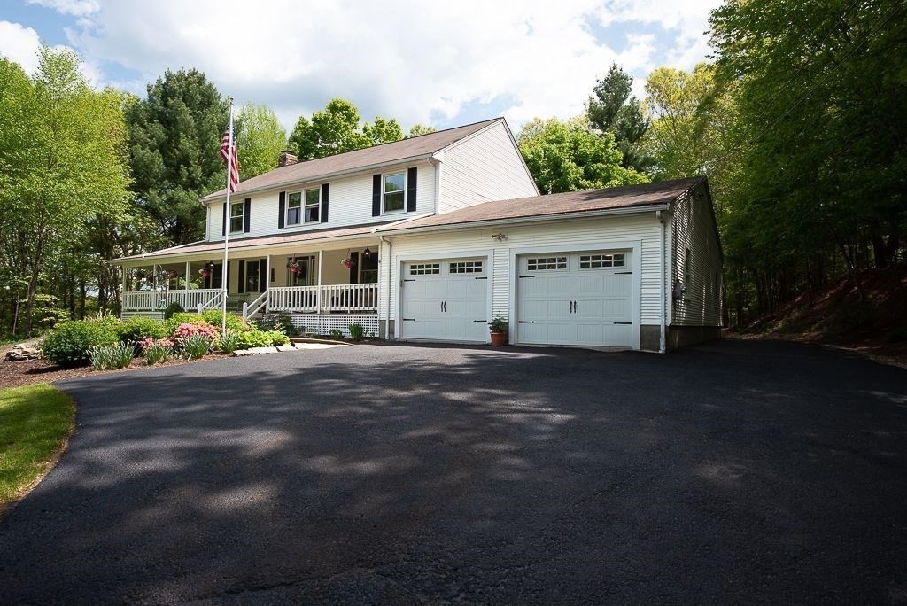 515 Carpenter Road Northbridge, MA 01588 - Photo 3 of 39