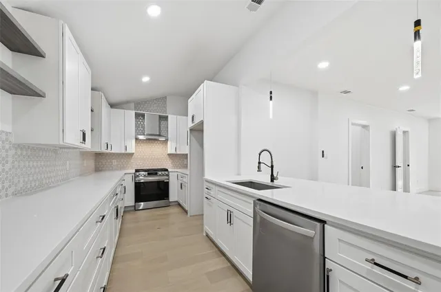 $555,000 | 710 South Glasgow Drive, Dallas, TX 75223