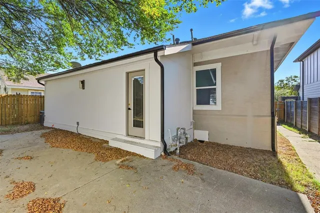 $555,000 | 710 South Glasgow Drive, Dallas, TX 75223