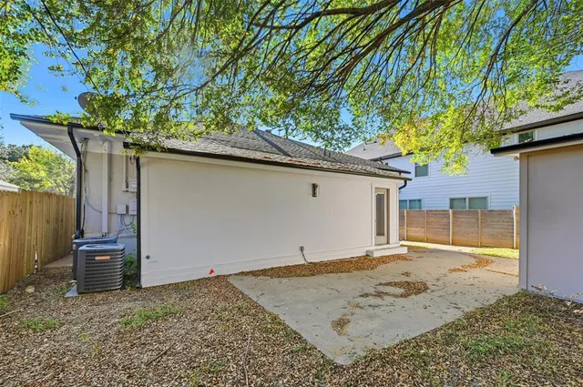 $555,000 | 710 South Glasgow Drive, Dallas, TX 75223