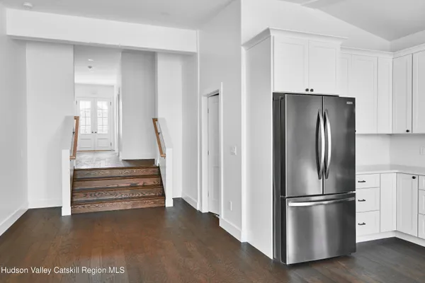 $3,000 | 72-74 Green Street, Unit 72A, Hudson, NY 12534