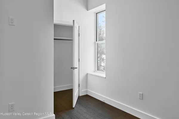 $3,000 | 72-74 Green Street, Unit 72A, Hudson, NY 12534