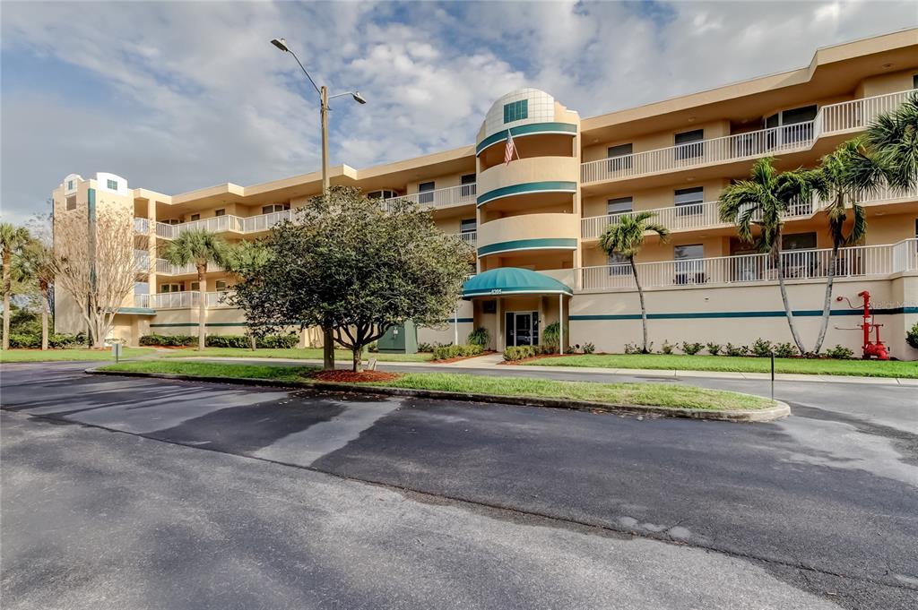 6205 Shoreline Drive, Unit 1304 Seminole, FL 33708 - Photo 1 of 57