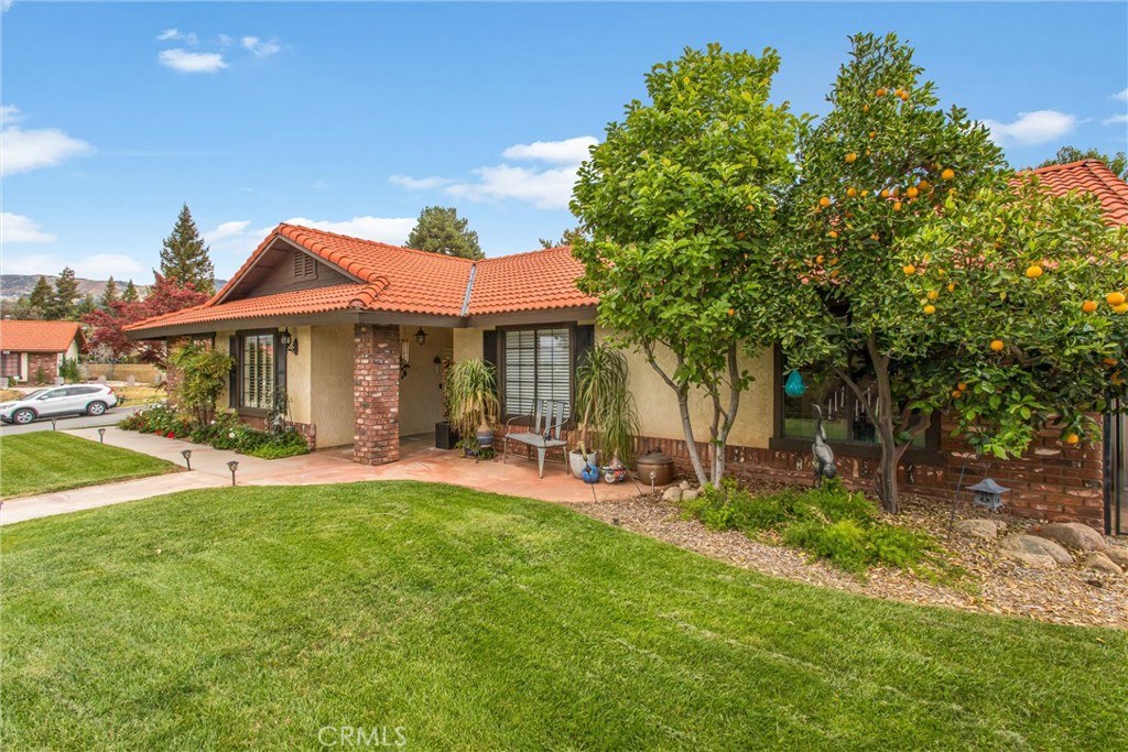 36113 Sharon Way Yucaipa, CA 92399 - Photo 2 of 49 Original photo - inviting curb appeal