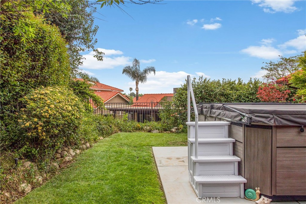 36113 Sharon Way Yucaipa, CA 92399 - Photo 34 of 49 Steps up to spool