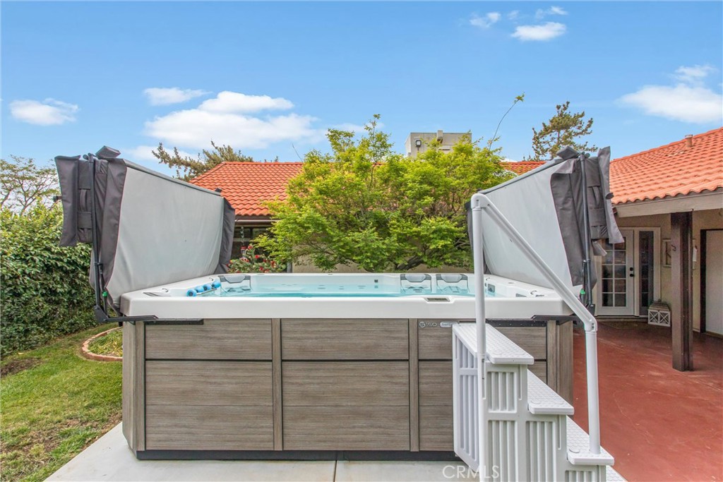 36113 Sharon Way Yucaipa, CA 92399 - Photo 35 of 49 Easy-open cover