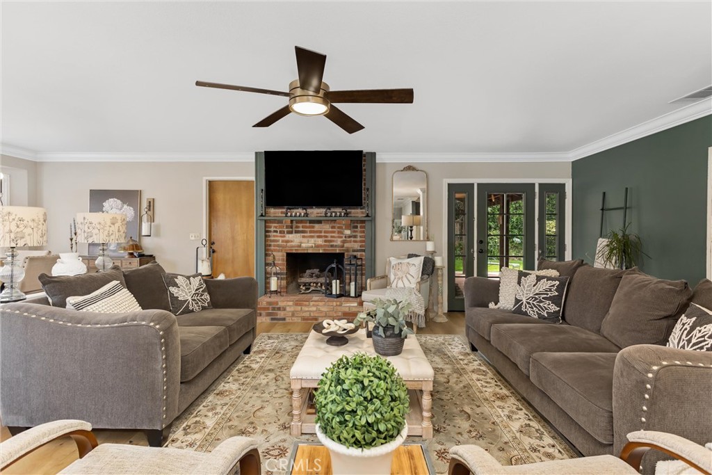 36113 Sharon Way Yucaipa, CA 92399 - Photo 10 of 49 Great room - family room